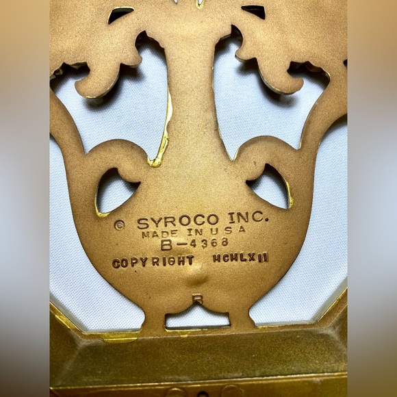 SCONE Vintage SYROCO Gold Tone Floral Octagonal Wall Hanging C-4368 - Picture 7 of 9